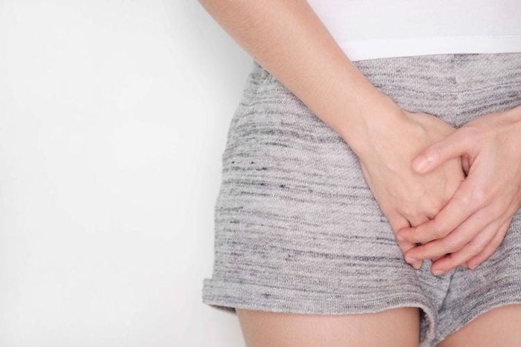 Người bệnh nên đi khám bác sĩ nếu tình trạng viêm nang lông vùng kín lan rộng.
