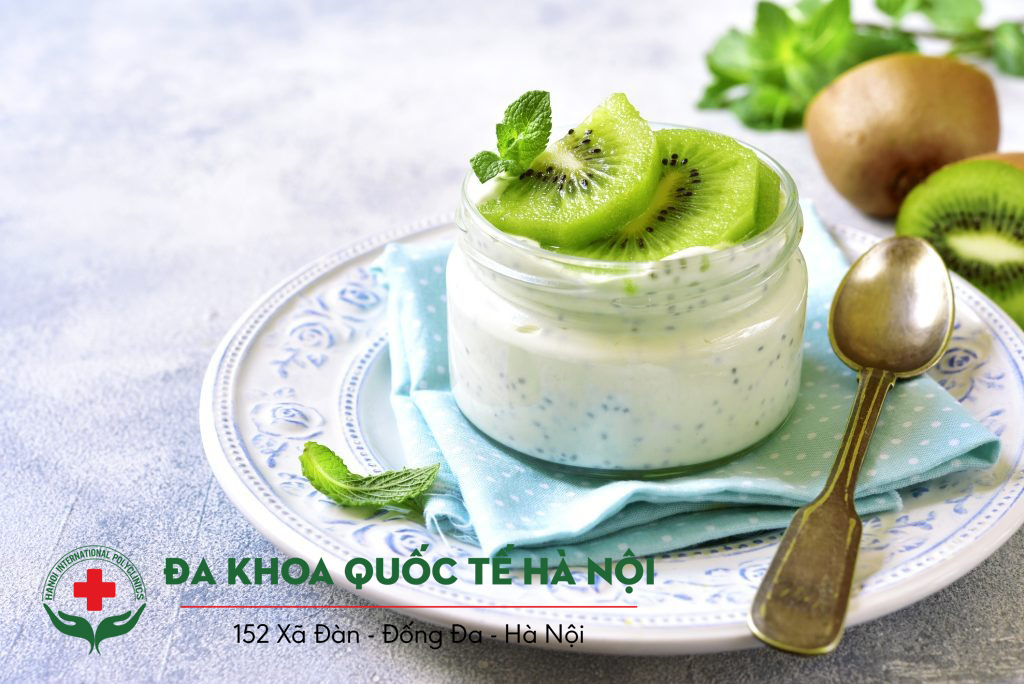 Ăn kiwi với sữa chua được không?