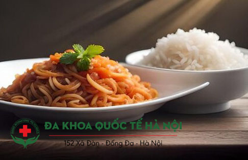 Ăn mì tôm với cơm cái nào béo hơn?